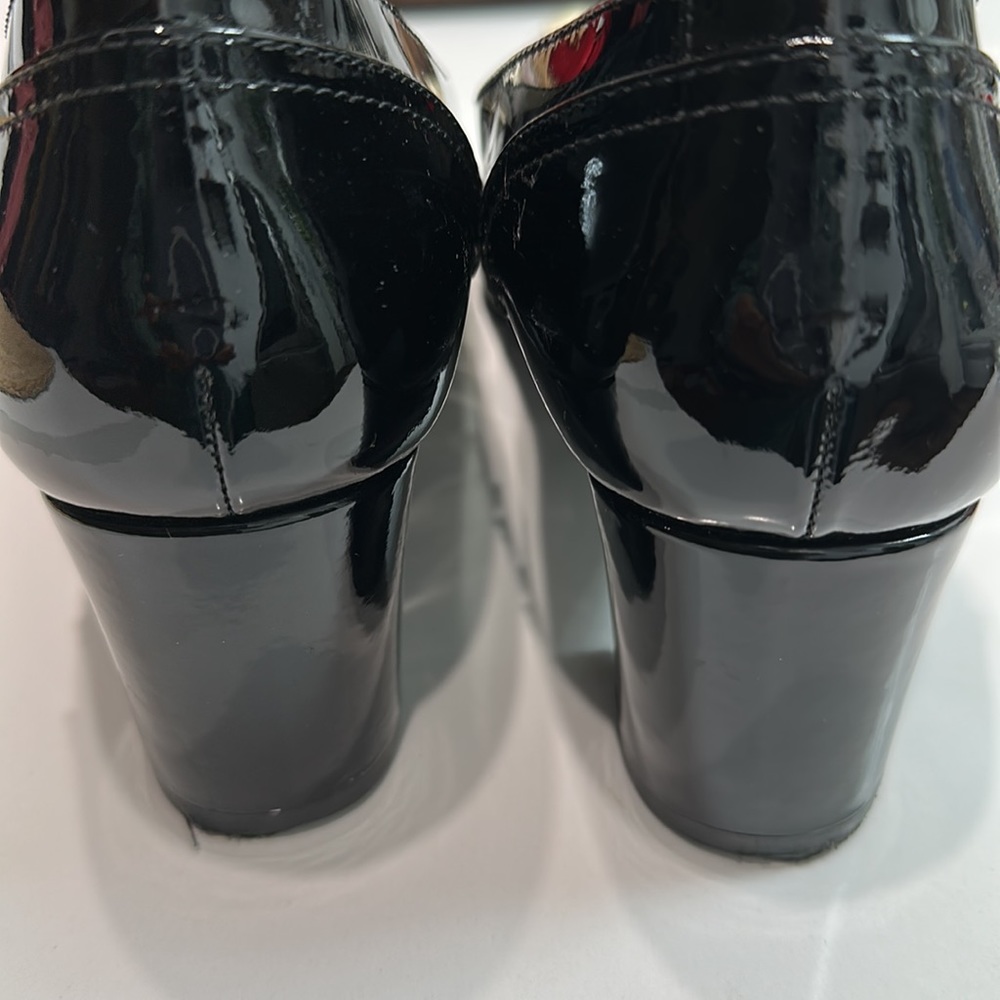 CHANEL Black and Cream Heels - Picture 8 of 12